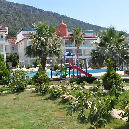 Akbuk Palace מלון דירות 2*