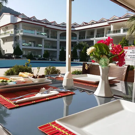 Akbuk Palace מלון דירות