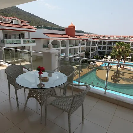 מלון דירות Akbuk Palace Akbük