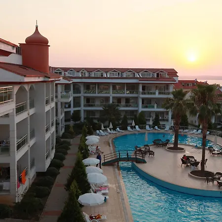 Akbuk Palace Aparthotel