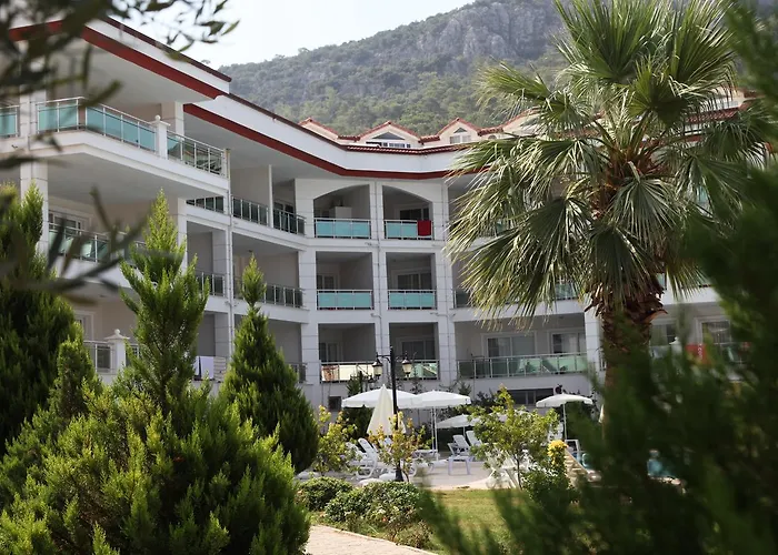 Akbuk Palace Aparthotel 2*