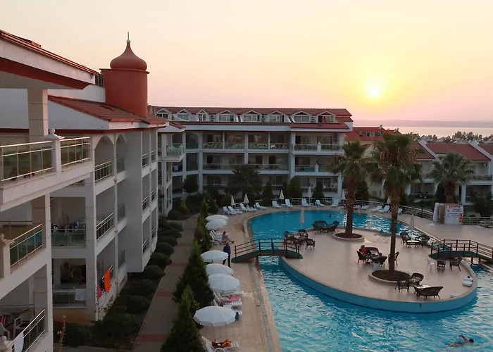 Akbuk Palace Aparthotel