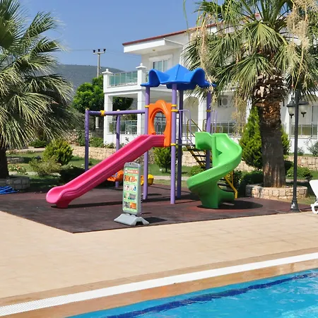 Akbuk Palace מלון דירות Akbük